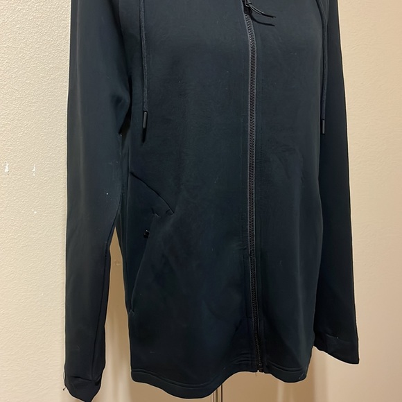 Russel - Picture 4 of 6